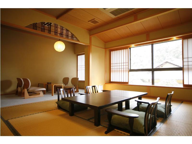 Yutouya Ryokan Тойоока Екстер'єр фото