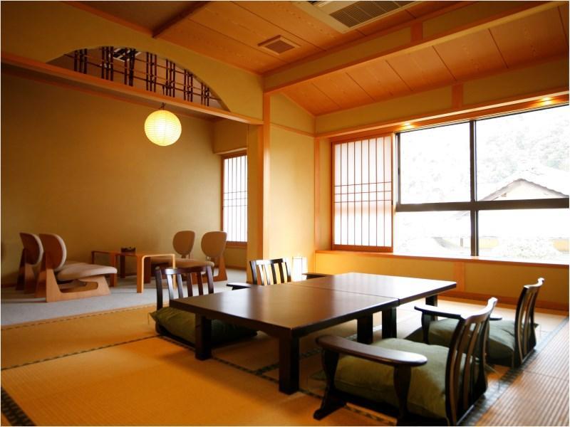 Yutouya Ryokan Тойоока Екстер'єр фото