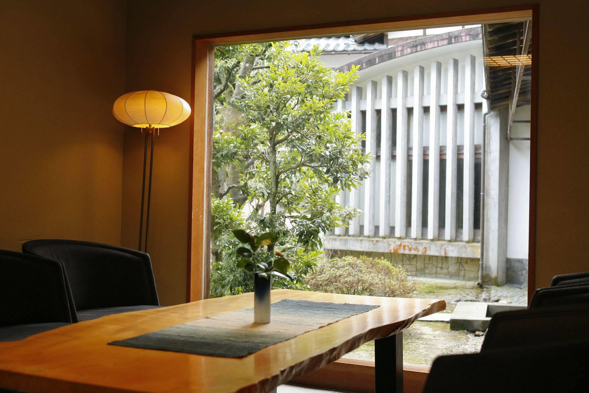 Yutouya Ryokan Тойоока Екстер'єр фото