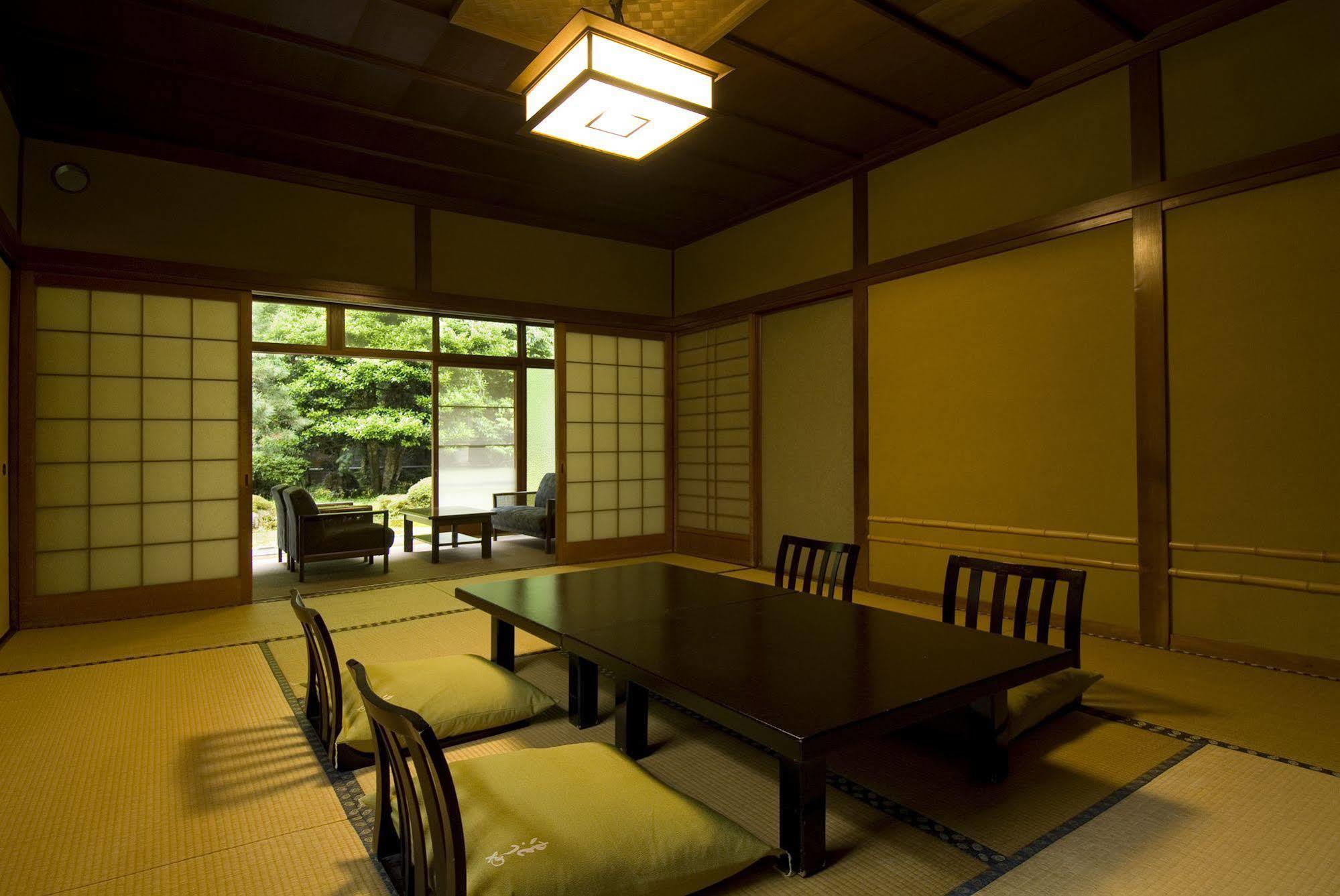 Yutouya Ryokan Тойоока Екстер'єр фото