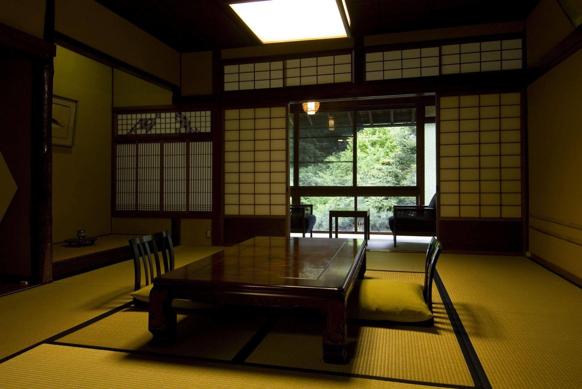 Yutouya Ryokan Тойоока Екстер'єр фото