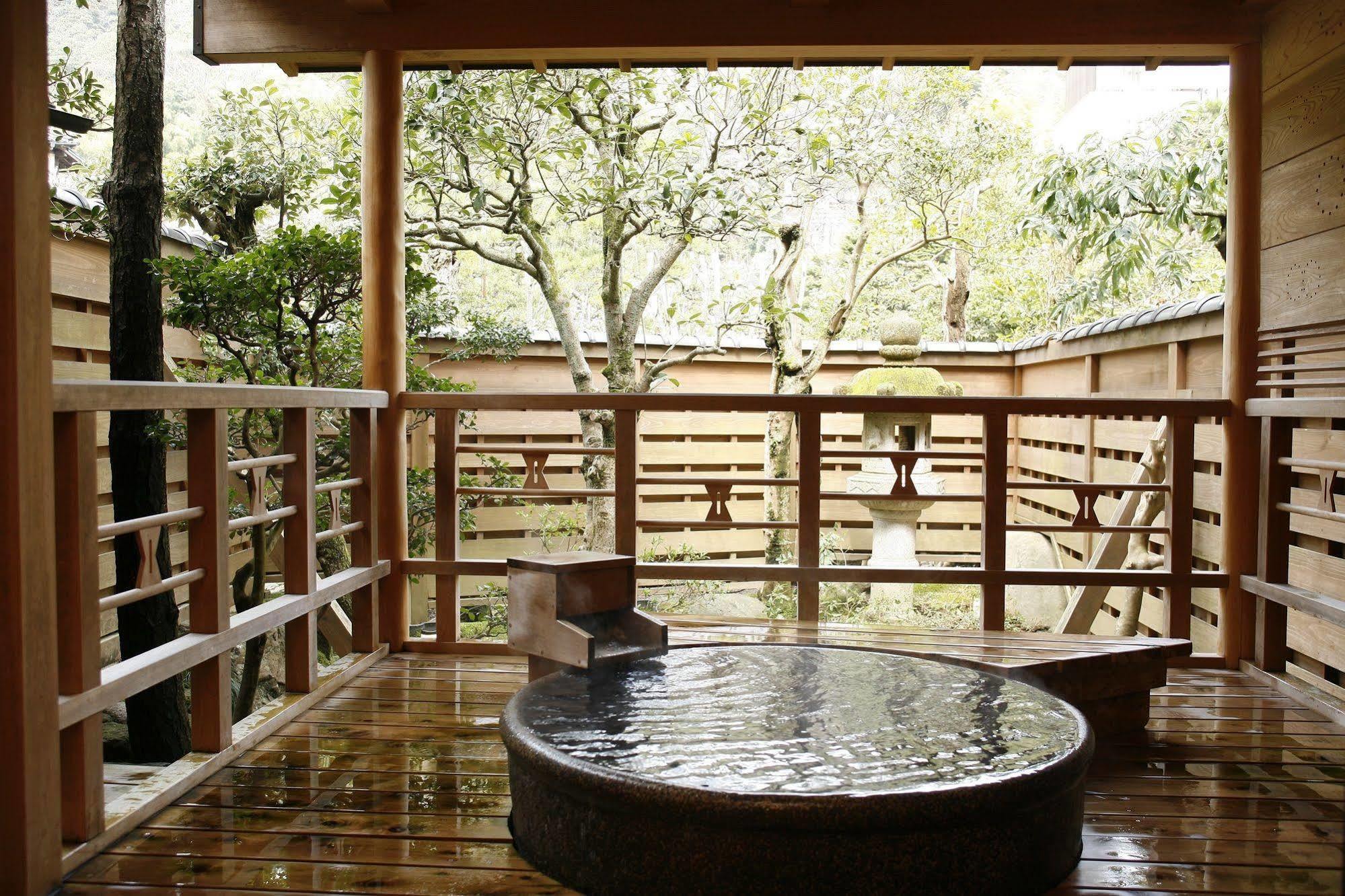 Yutouya Ryokan Тойоока Екстер'єр фото